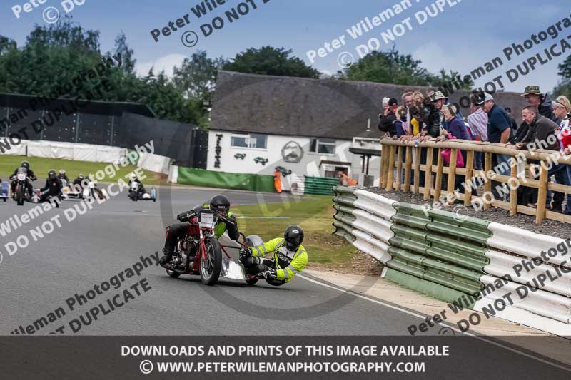Vintage motorcycle club;eventdigitalimages;mallory park;mallory park trackday photographs;no limits trackdays;peter wileman photography;trackday digital images;trackday photos;vmcc festival 1000 bikes photographs